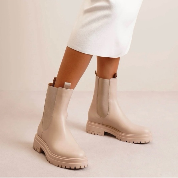 Gianvito Rossi Chester Leather Boot Women's Calf Mousse Size 37.5 EU 7.5 US
